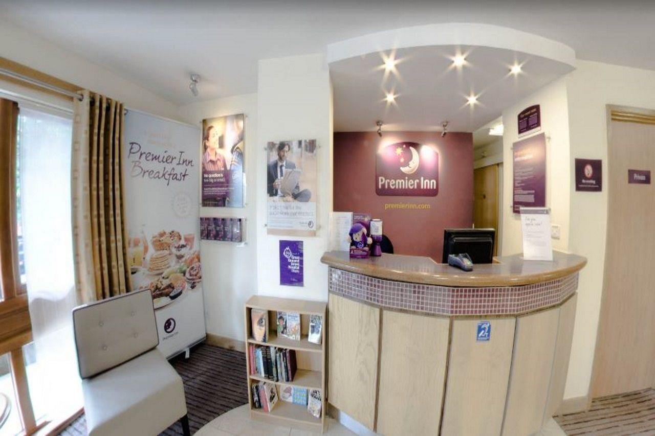 Premier Inn Portsmouth Horndean Eksteriør billede