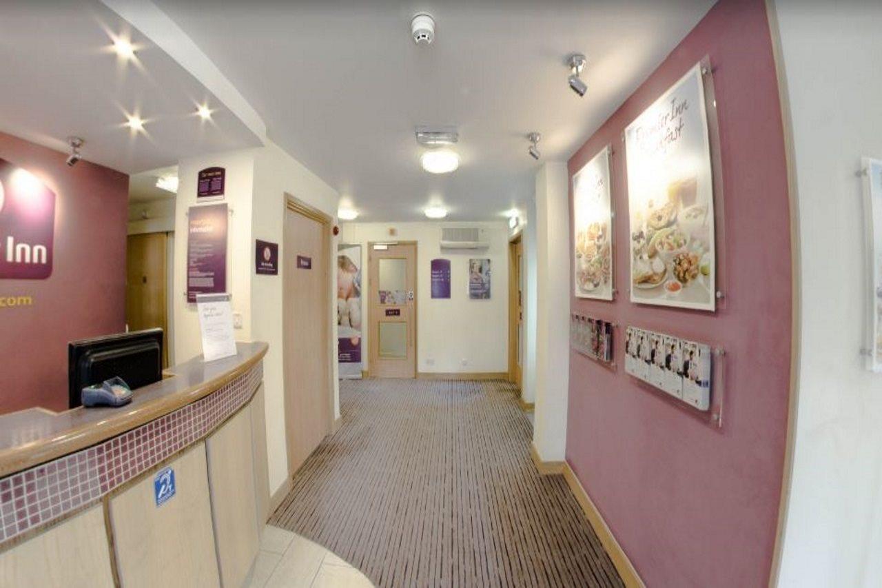 Premier Inn Portsmouth Horndean Eksteriør billede